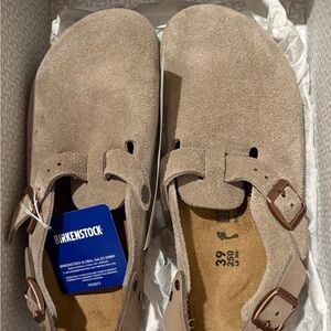 Birkenstock Suede Taupe Sandals with Buckles